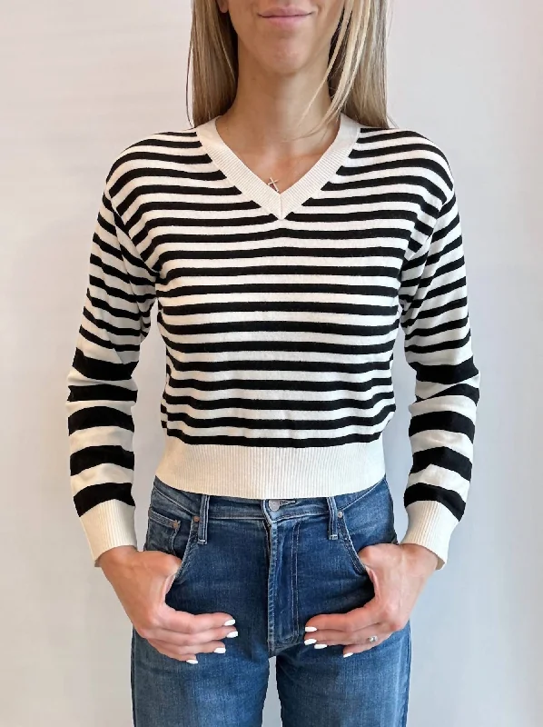 Light Soft Knit Stripe V Neck Sweater In Ivory/black